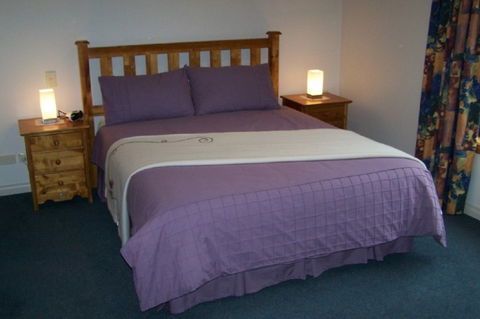 Schist Cottage & Stone Lodge - Accommodation New Zealand 8