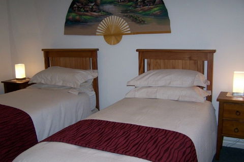 Schist Cottage & Stone Lodge - Accommodation New Zealand 7