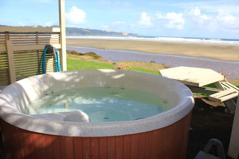 Ahipara Tides Beachfront Accommodation - Accommodation New Zealand 5