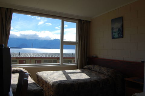 Manapouri Lakeview Motor Inn - Accommodation New Zealand 17
