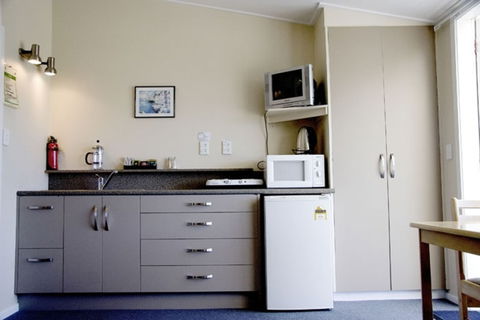 Manapouri Lakeview Motor Inn - Accommodation New Zealand 9