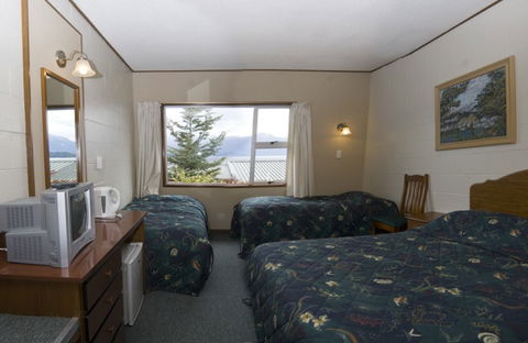 Manapouri Lakeview Motor Inn - Accommodation New Zealand 5