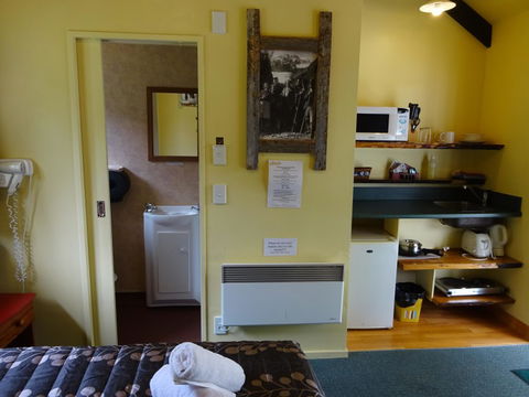 Glow Worm Accommodation - Accommodation New Zealand 1