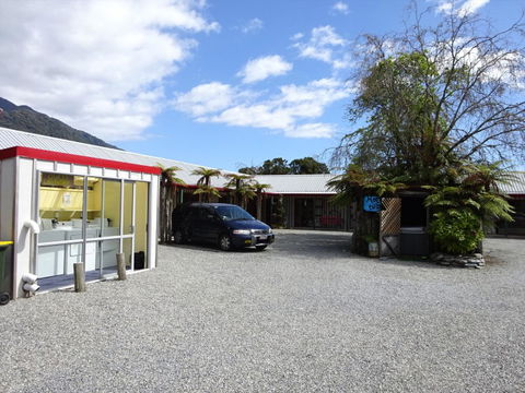 Glow Worm Accommodation - Accommodation New Zealand 3