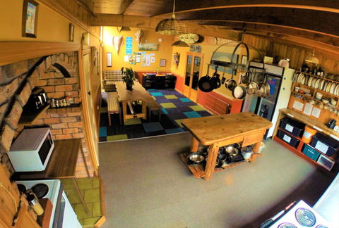 Bazils Hostel & Surf School - Accommodation New Zealand 8