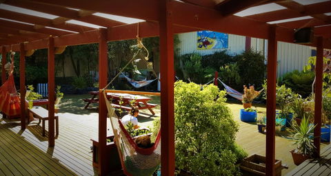 Bazils Hostel & Surf School - Accommodation New Zealand 4