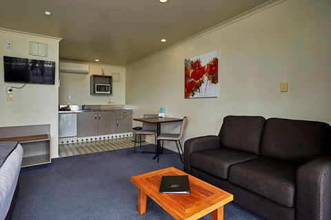The White Morph - Heritage Collection - Accommodation New Zealand 3