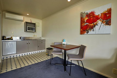 The White Morph - Heritage Collection - Accommodation New Zealand 1