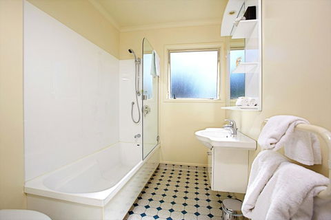 The White Morph - Heritage Collection - Accommodation New Zealand 4