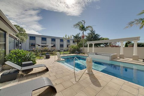 The Devon Hotel New Plymouth - Accommodation New Zealand 2