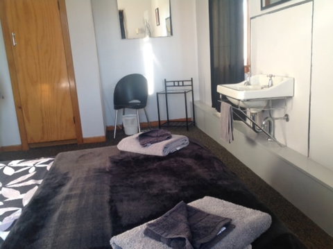 New Commercial Hotel - Accommodation New Zealand 1