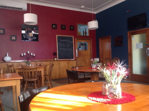 New Commercial Hotel - Accommodation New Zealand 7