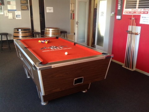 New Commercial Hotel - Accommodation New Zealand 4