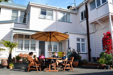 YHA Whanganui, Braemar House - Accommodation New Zealand 3
