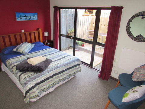 YHA Hokitika, Bridsong Lodge - Accommodation New Zealand 15