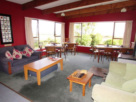 YHA Hokitika, Bridsong Lodge - Accommodation New Zealand 7