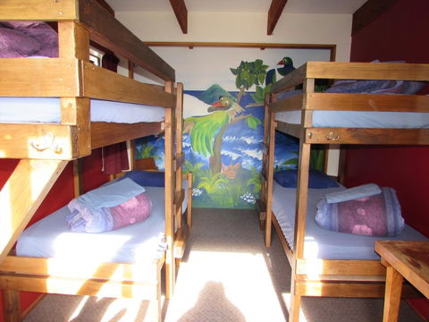 YHA Hokitika, Bridsong Lodge - Accommodation New Zealand 6