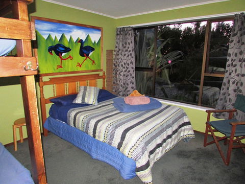 YHA Hokitika, Bridsong Lodge - Accommodation New Zealand 4