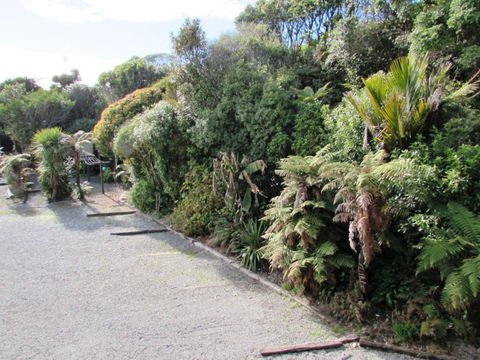 YHA Hokitika, Bridsong Lodge - Accommodation New Zealand 9