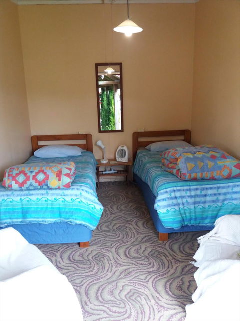 YHA Golden Bay, Annies Nirvana Lodge - Accommodation New Zealand 9