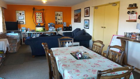 YHA Golden Bay, Annies Nirvana Lodge - Accommodation New Zealand 3