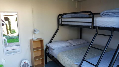 YHA Golden Bay, Annies Nirvana Lodge - Accommodation New Zealand 10