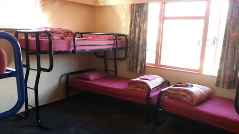 YHA Golden Bay, Annies Nirvana Lodge - Accommodation New Zealand 5