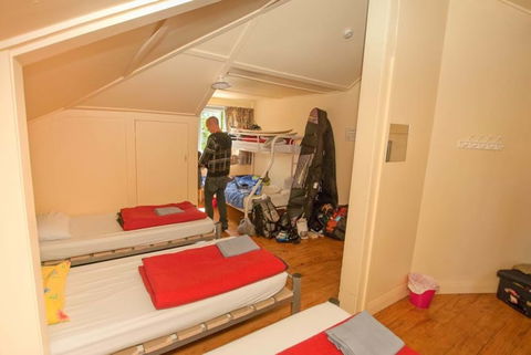YHA Gisborne - Accommodation New Zealand 4