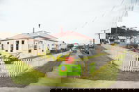 YHA Oamaru Red Kettle