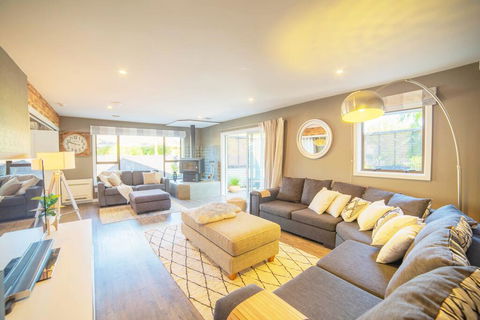 #1 GROUP STAY IN CHCH, TOP LOCATION, Best Value!!! - Accommodation New Zealand 0