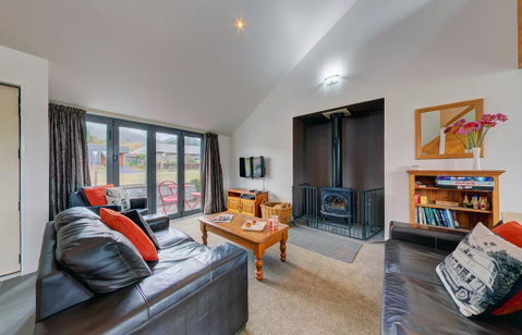 LAKE VILLA 464 - Accommodation New Zealand 0