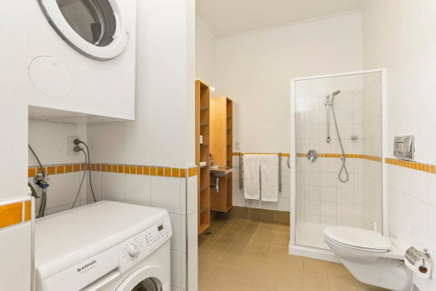 BRAND NEW Contemporary 1 Bdrm - Prime Location! - Accommodation New Zealand 3
