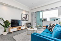 BRAND NEW Contemporary 1 bdrm - Prime location