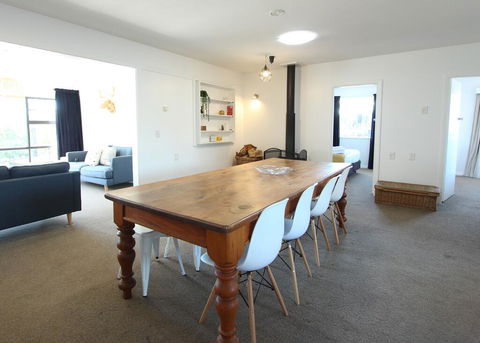 1 - Delightfully Fresh, Private Home Close To Town - Accommodation New Zealand 3