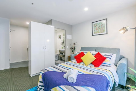 1 Bedroom Apt With 2 Bathrooms In CBD - Accommodation New Zealand 3
