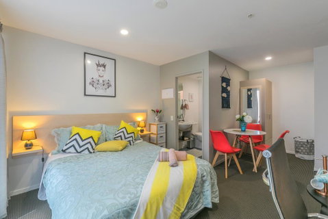 1 Bedroom Apt With 2 Bathrooms In CBD - Accommodation New Zealand 1
