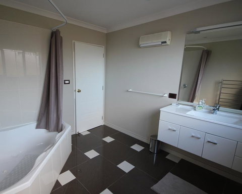 12 Tarndale Place - Accommodation New Zealand 1