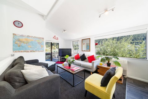 16 Guests In CBD. No Hills. No Taxis. Unique! - Accommodation New Zealand 0