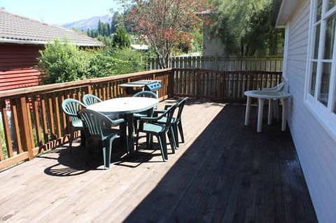 16 Torquay Tce - Accommodation New Zealand 1