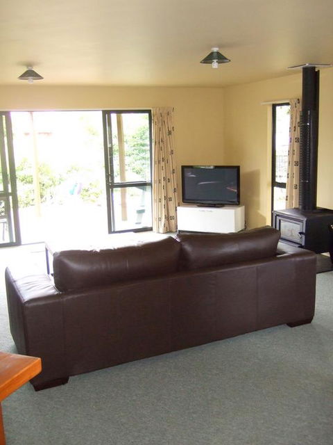 16a Torquay Tce - Accommodation New Zealand 3