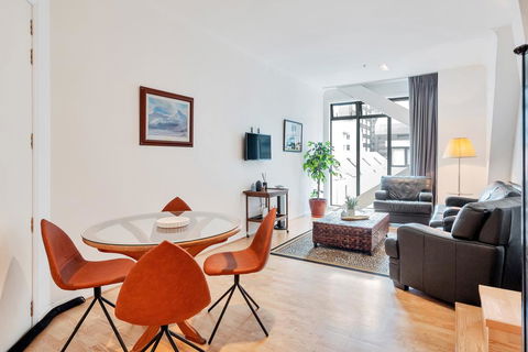 1BR City Apartment W/ FREE PARKING For 2 Cars - Accommodation New Zealand 0