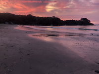 2 BEDROOM PALM BEACH COTTAGE - SLEEPS UP TO 5 FANTASTIC SEA VIEWS...FREE WIFI SKYTV DOUBLE KAYAK
