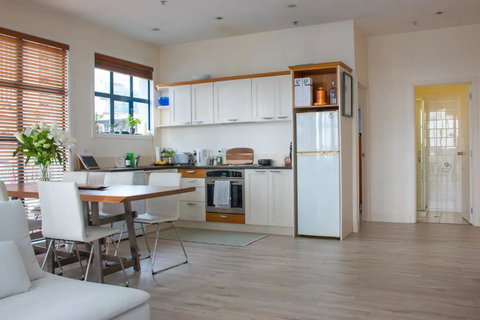 2 Bedroom Penthouse Apartment With Harbour Views - Accommodation New Zealand 1