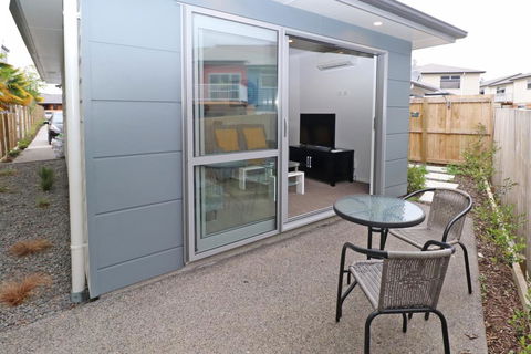 2 Brm Apartment 6 On Jones Crescent - Accommodation New Zealand 2