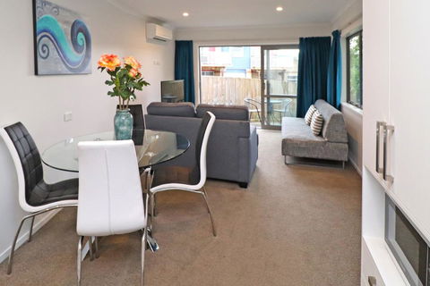 2 Brm Apartment 6 On Jones Crescent - Accommodation New Zealand 0