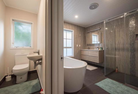 2 Rooms Share Bathroom - Accommodation New Zealand 0