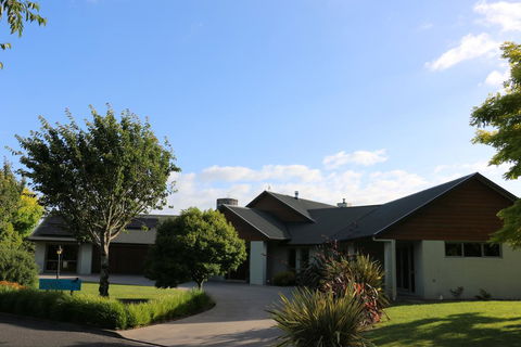 200 On Lake View - Accommodation New Zealand 2