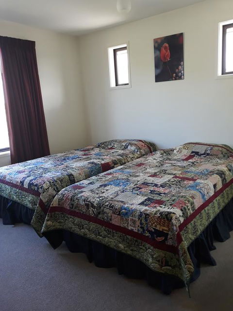 201Waimumu - Accommodation New Zealand 0