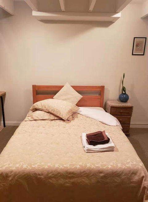 25 Glenfell Place - Serviced Studio - Accommodation New Zealand 3