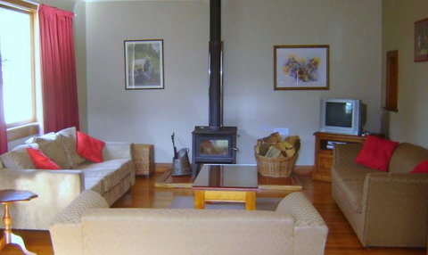 29 Jollies Pass Road - Accommodation New Zealand 2